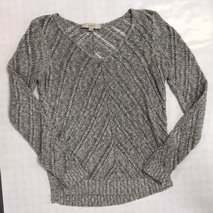 Ann Taylor LOFT Grey Knit V Neck Sweater Size M